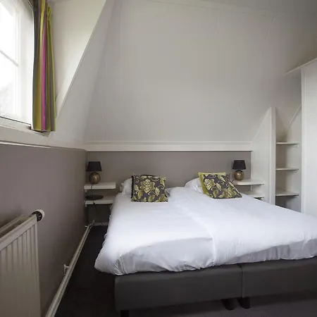 Logis Hotel De Tuinkamer 3*