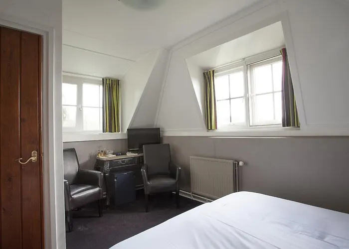 Logis Hotel De Tuinkamer