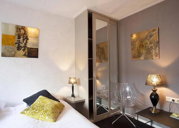 Logis De Tuinkamer 3* رورلو