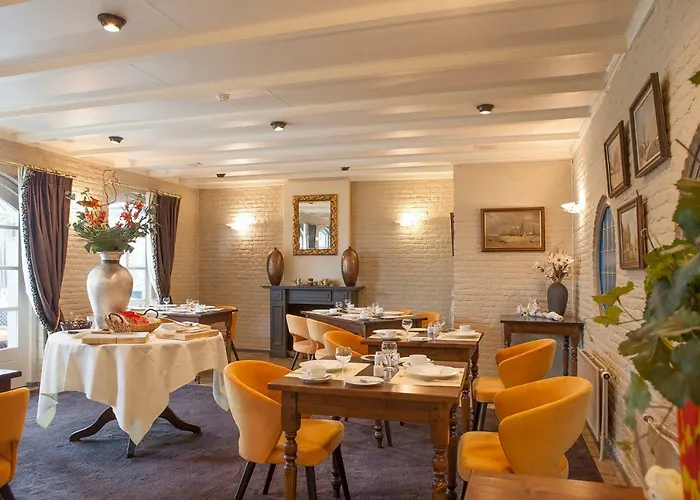 فندق Logis De Tuinkamer